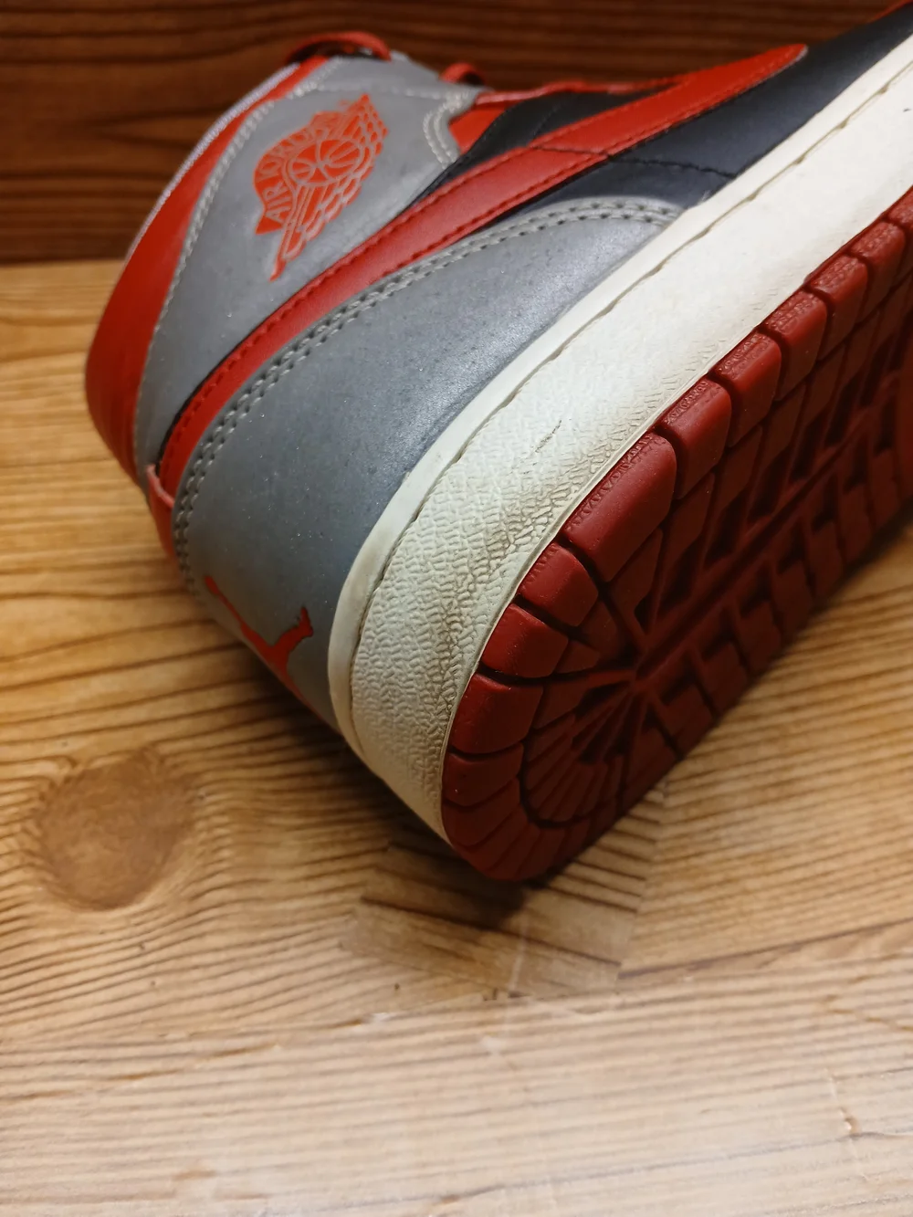 Vintage Nike Air Jordan Mid Fire Red Gray Men’s High-Top Basketball Sneakers